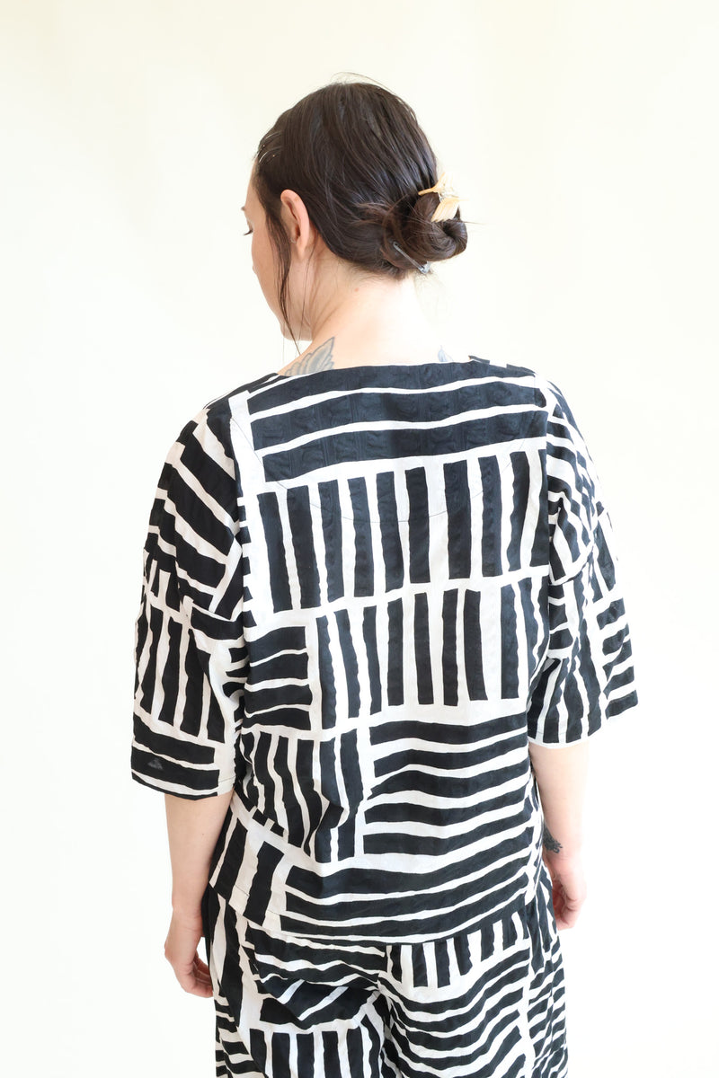 Short Sleeve Square Neck Top Black Print