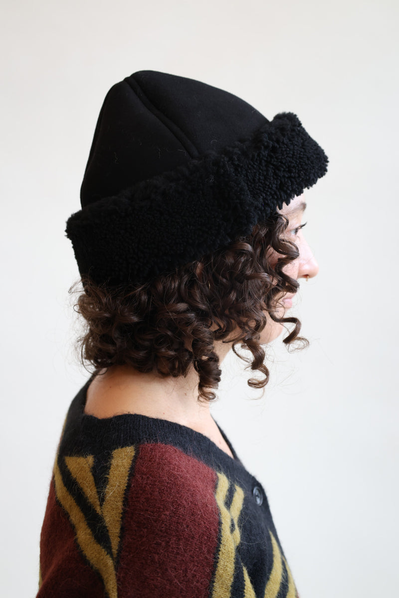 Suede Back Curly Hair Cap Black