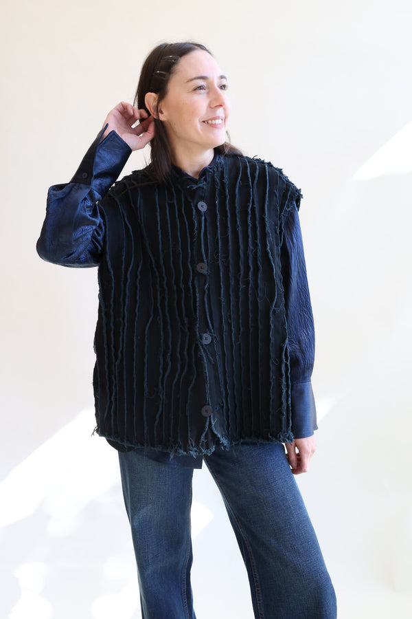Baleen Vest Black