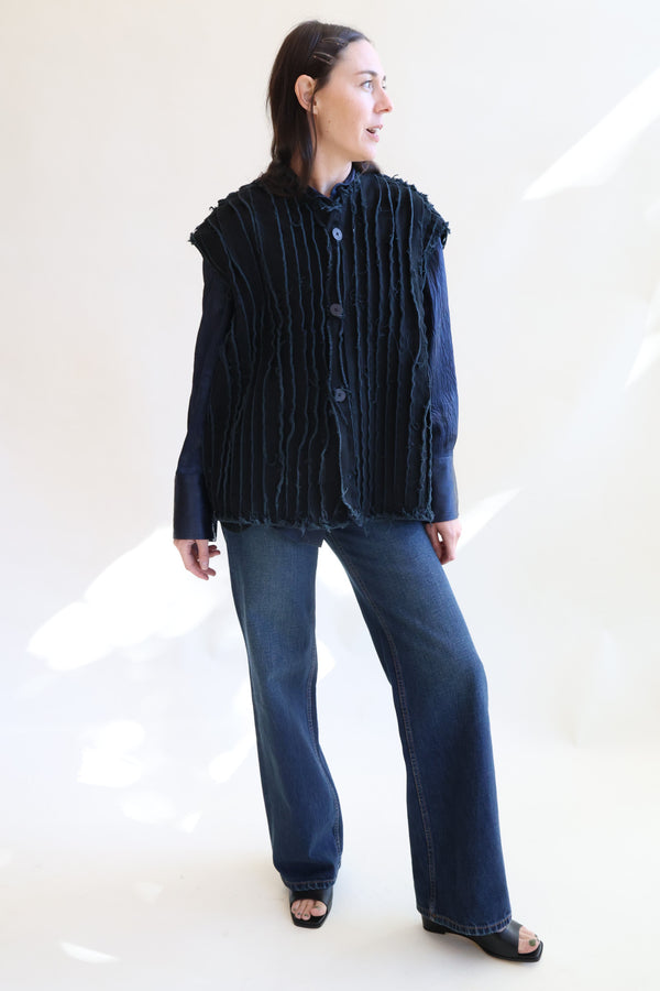 Baleen Vest Black