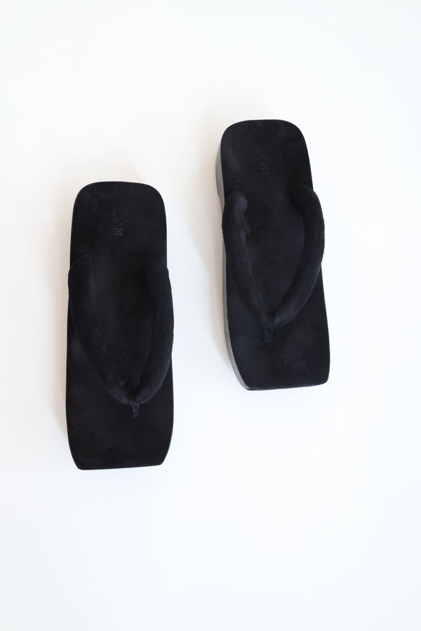 Suede Zori Clog Black