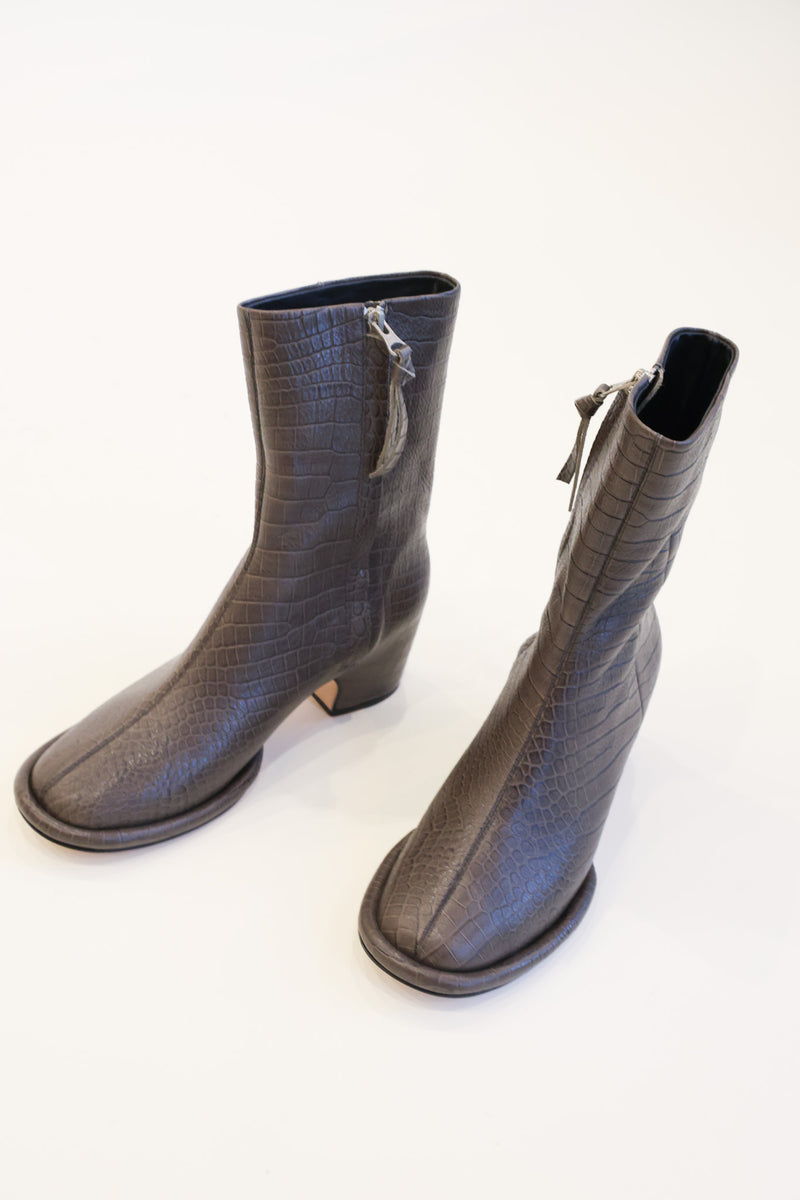 Embossed Arch Boot Coal