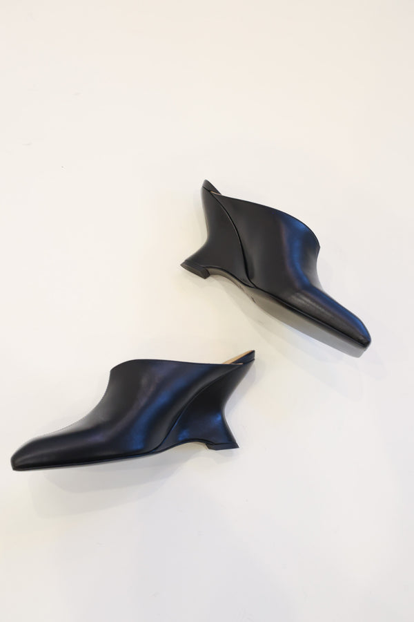 Emery Wedge Black