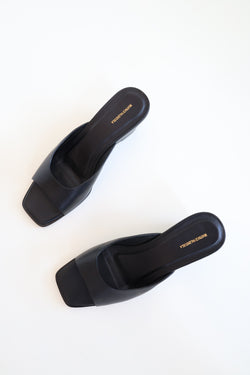 Moderna Wedge Black