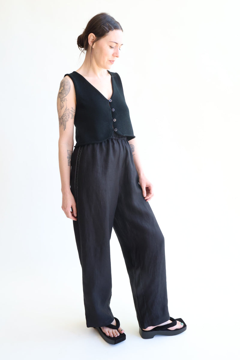 Clio Vest Black