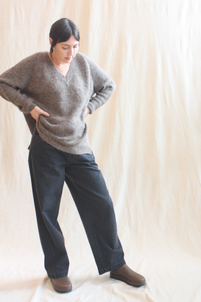 Suri V-Neck Sweater Taupe