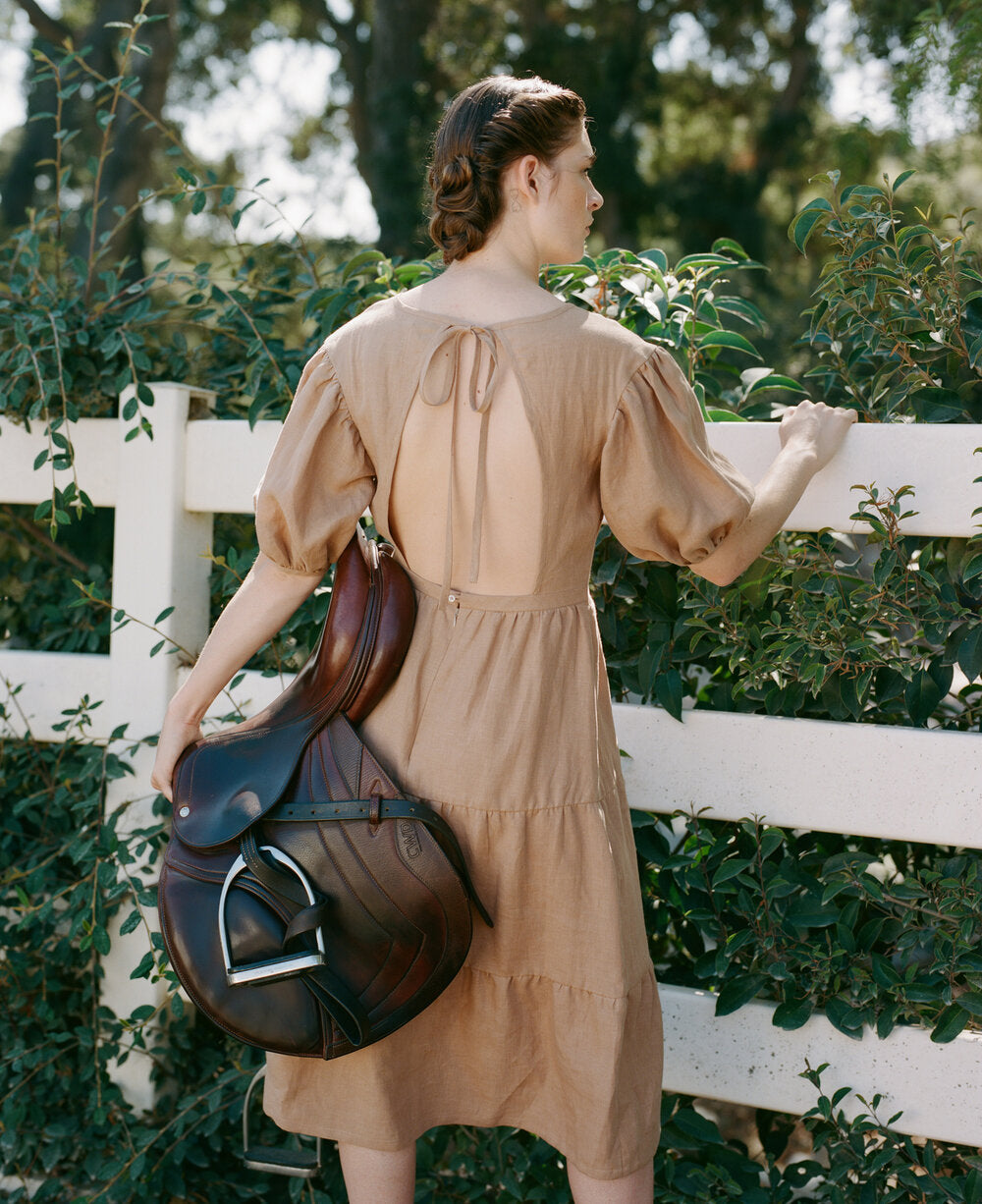 quince linen dress Camel – Rhoan Size:XL / N14 conscious fashionista GINA Tricot - V-neck published:2024-06-12
