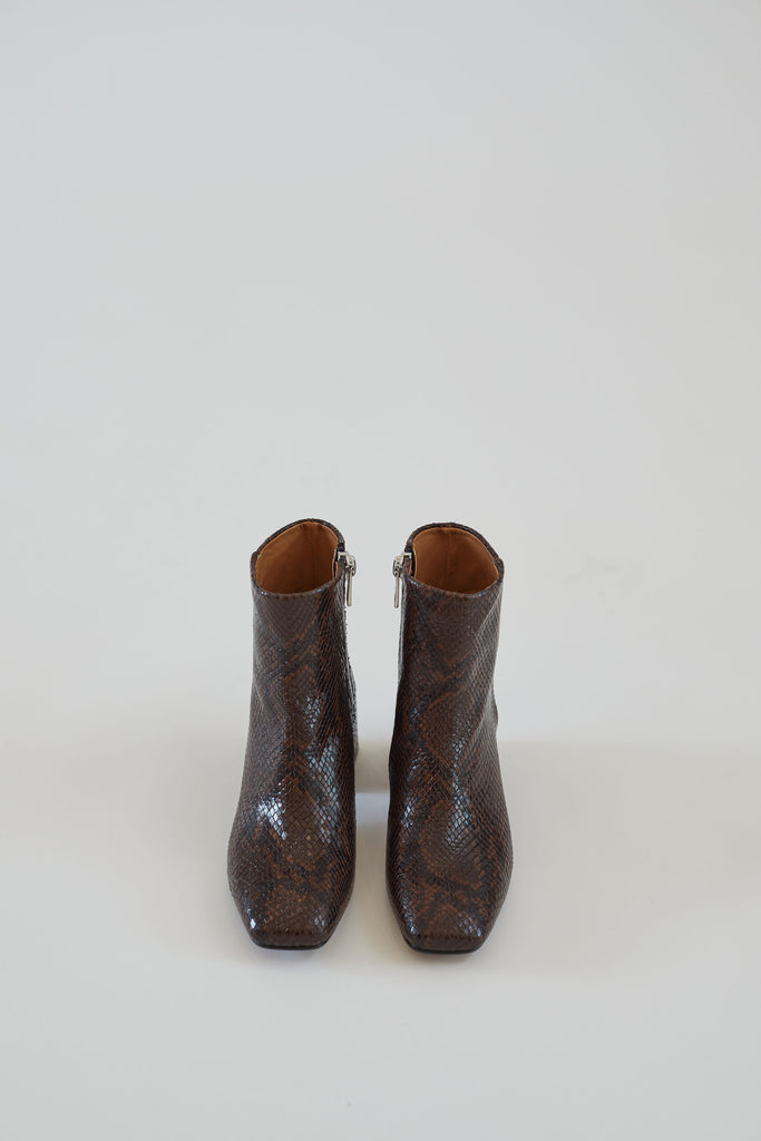 Lazaro Boot Bomb n Snake Rhoan