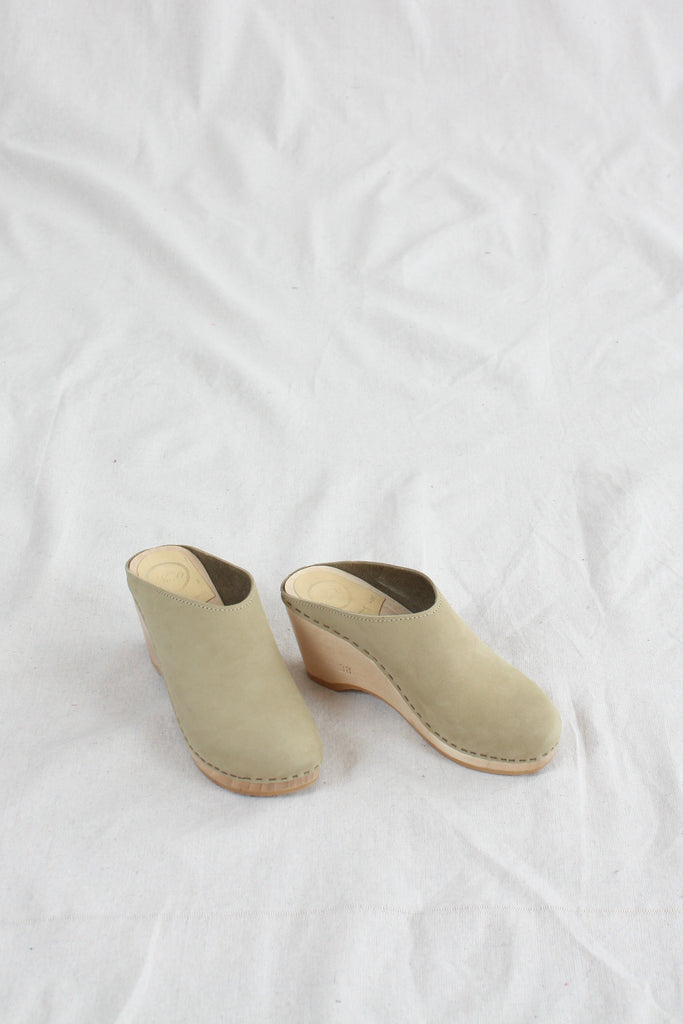 No 6 new school clog online