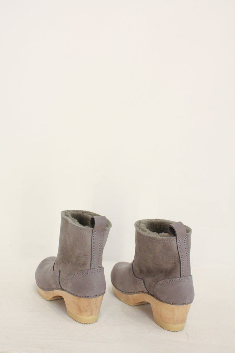 5'' Pull on Shearling Clog Boot Mid Heel Smoke Suede