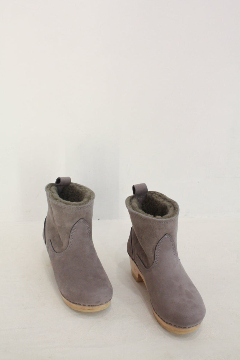5'' Pull on Shearling Clog Boot Mid Heel Smoke Suede