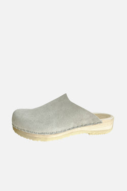 Contour Clog on Flat Base Chalk Suede with White Base